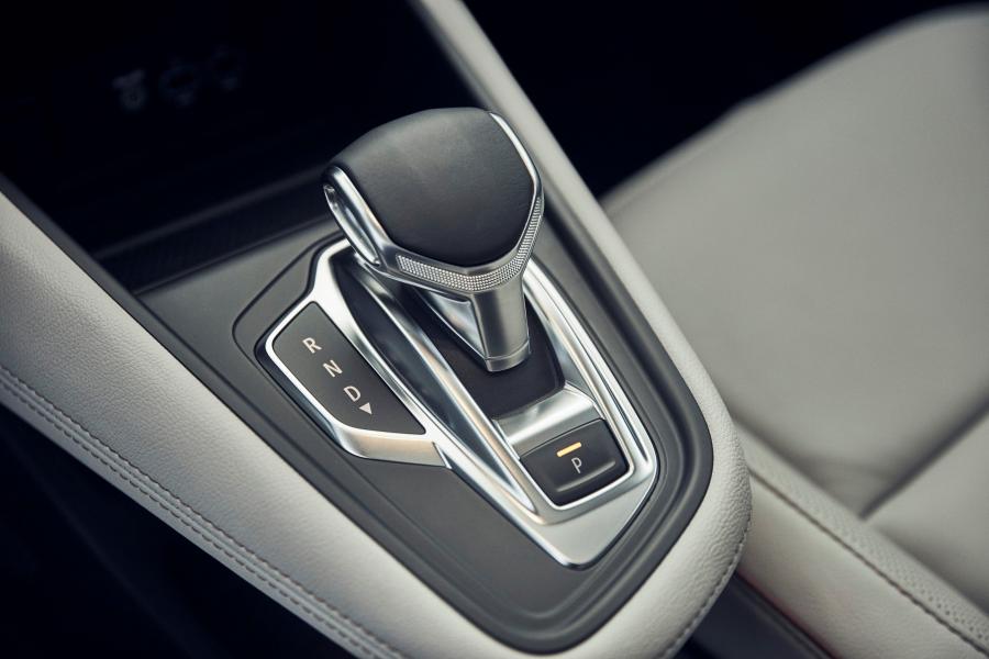Детали интерьера Renault Captur Initiale Paris 2019 года  (WW) (фото 28 из 42)